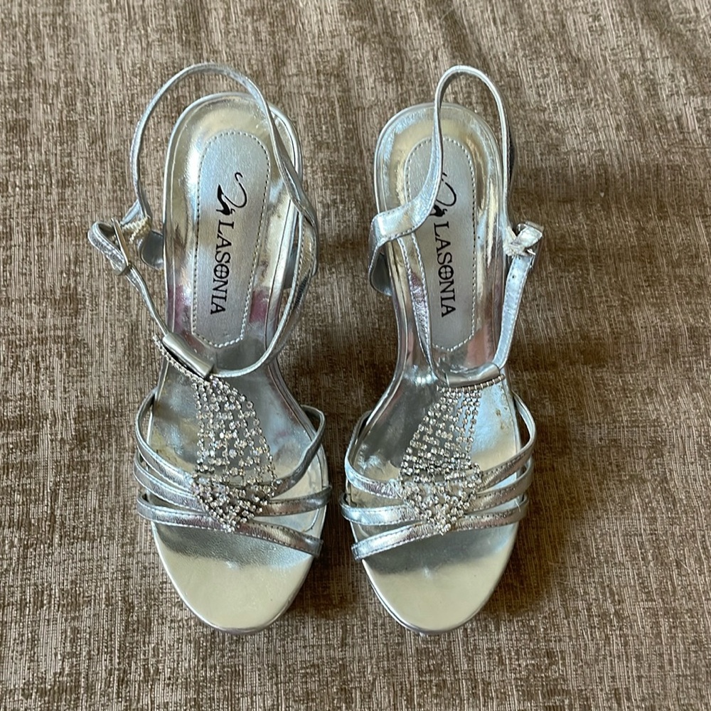 High heel dress shoes
